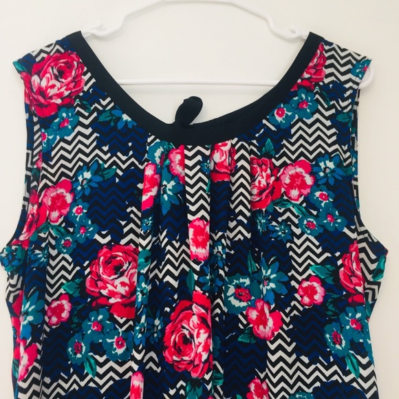 CANDIE’S Sleeveless Pink Floral Blouse Chevron Top Size XL - Picture 3 of 10
